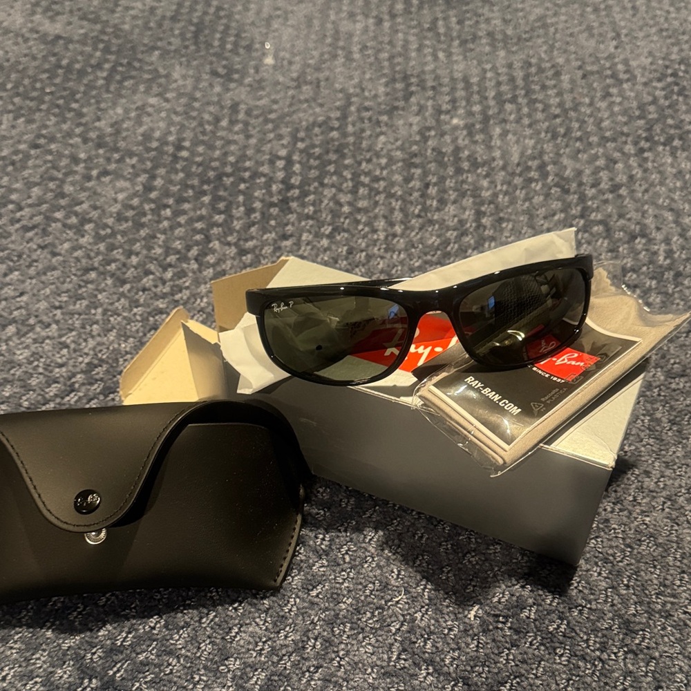 Ray-Ban Classic Black Sunglasses